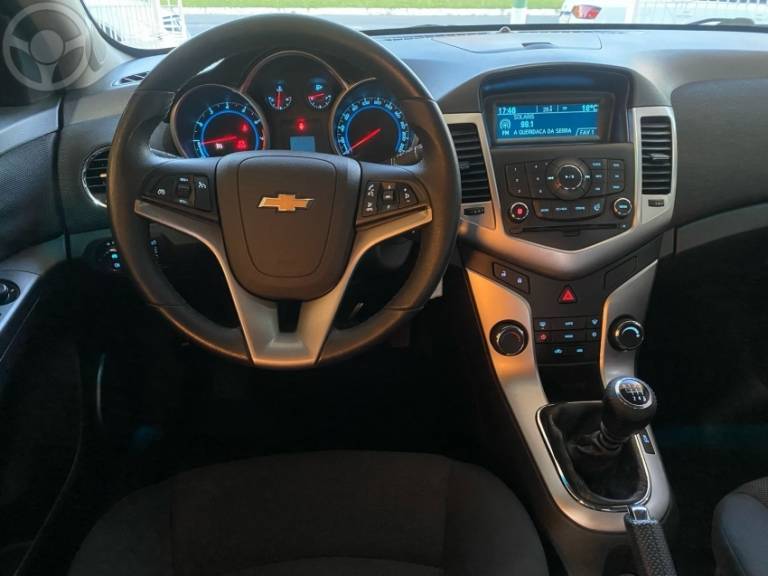 CHEVROLET - CRUZE 1.8 LT SPORT6 16V FLEX 4P MANUAL - 2014/2014 - VERMELHA - R$ 59.900,00