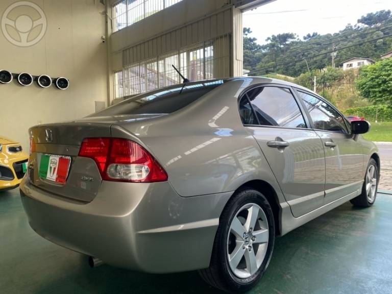 HONDA - CIVIC 1.8 LXS 16V 4P AUTOMÁTICO - 2007/2007 - DOURADA - R$ 44.900,00