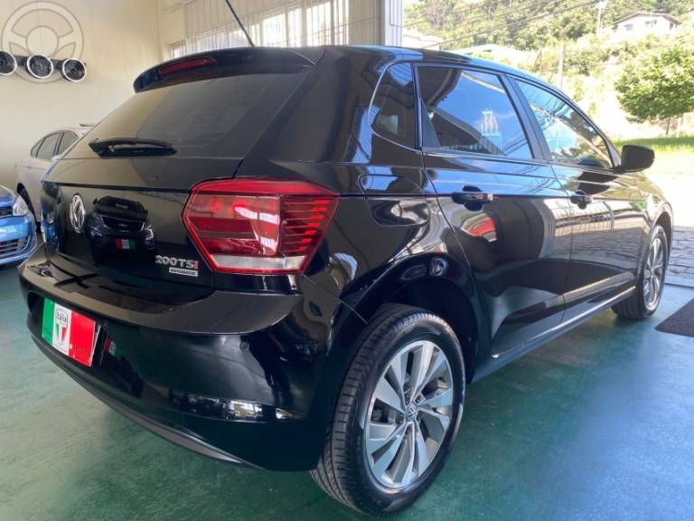 VOLKSWAGEN - POLO 1.0 200 TSI COMFORTLINE AUTOMÁTICO - 2017/2018 - PRETA - R$ 72.900,00