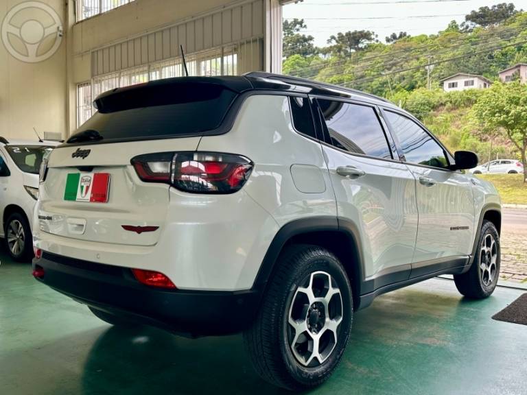 JEEP - COMPASS 2.0 TRAILHAWK TD350 TURBO DIESEL 4X4 4P AUTOMÁTICO - 2021/2022 - BRANCA - R$ 179.900,00