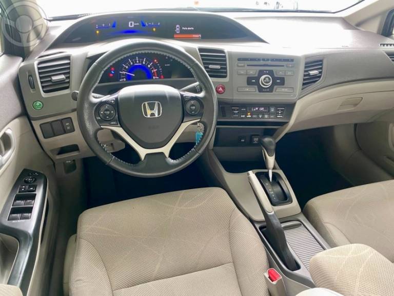 HONDA - CIVIC 1.8 LXS 16V FLEX 4P AUTOMÁTICO - 2012/2013 - PRETA - R$ 64.900,00