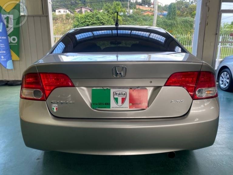 HONDA - CIVIC 1.8 LXS 16V 4P AUTOMÁTICO - 2007/2007 - DOURADA - R$ 44.900,00