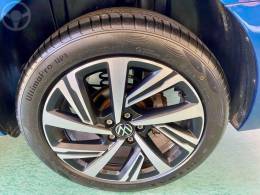 VOLKSWAGEN - VIRTUS 1.0 200 TSI HIGHLINE AUTOMÁTICO - 2023/2024 - AZUL - R$ 119.900,00